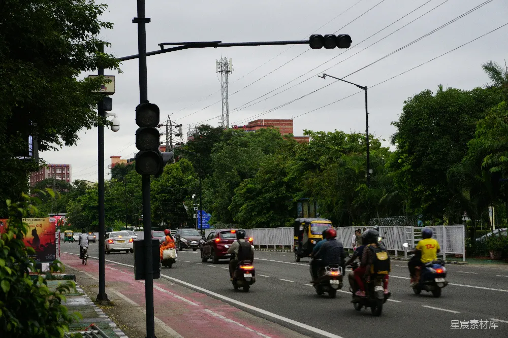 高清摄影 印度 街道 交通 摩托车 城市 印度街头的日常交通