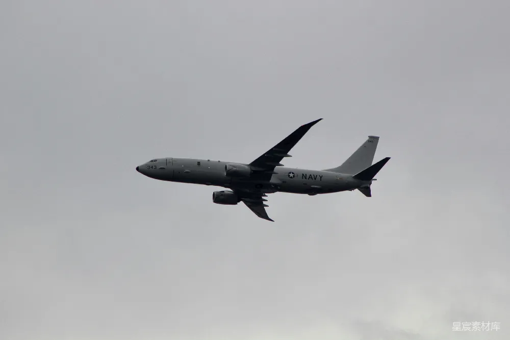 高清摄影 军用飞机 飞行 海军 巡逻机 天空 海军巡逻机飞行