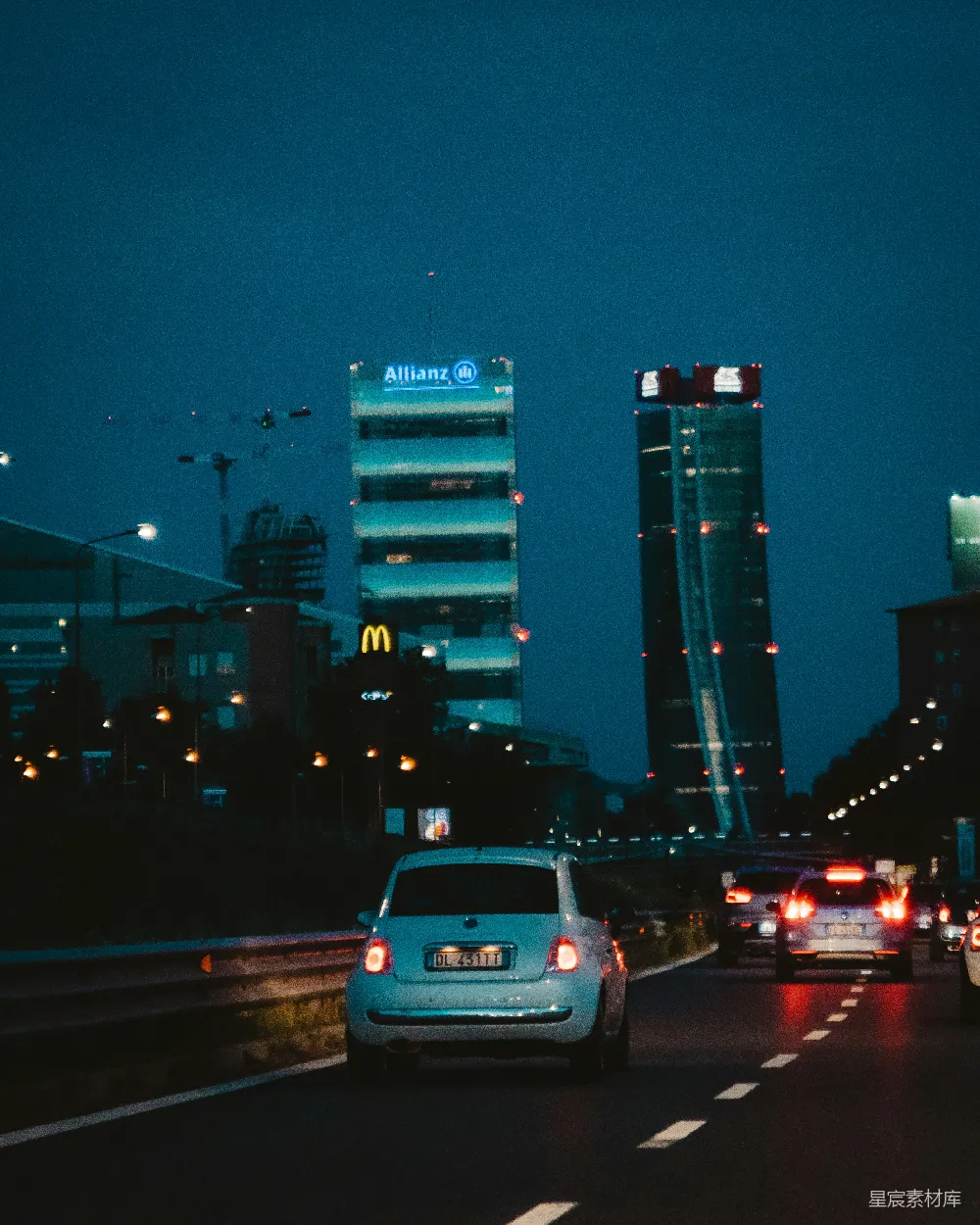 高清摄影 城市 夜景 建筑 交通 现代 都市夜景中的城市天际线