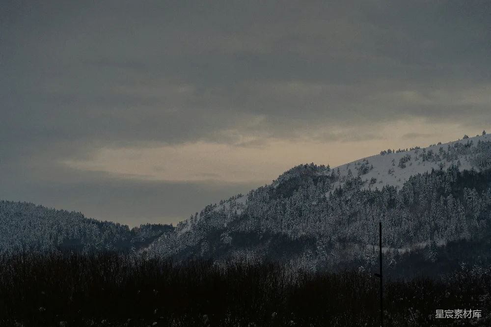 高清摄影 雪景 山脉 冬季 自然风光 户外 冬日山峦雪景
