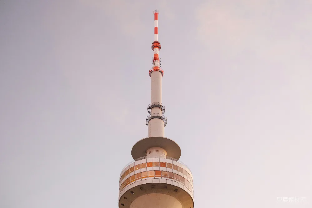 高清摄影 通信塔 高塔 城市景观 现代建筑 天际线 高耸入云的通信塔