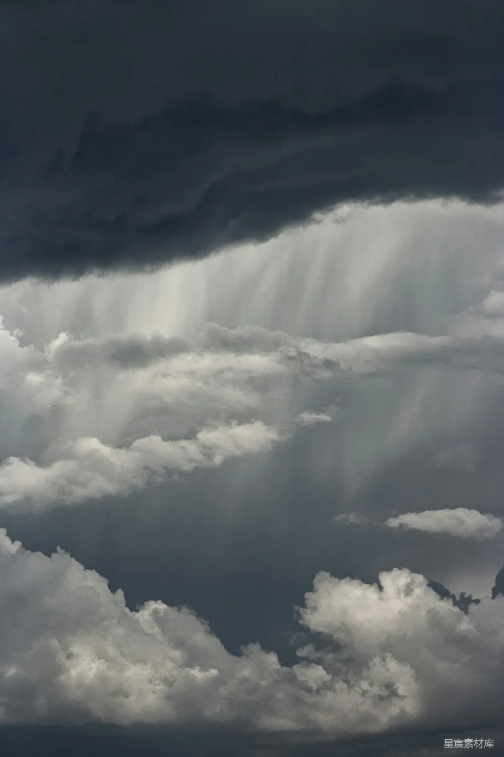 高清摄影 天空 云层 自然 风暴 光线 风雨欲来前的天空