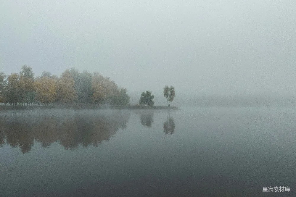 高清摄影 早晨 湖面 雾气 宁静 自然 晨雾中的宁静湖面