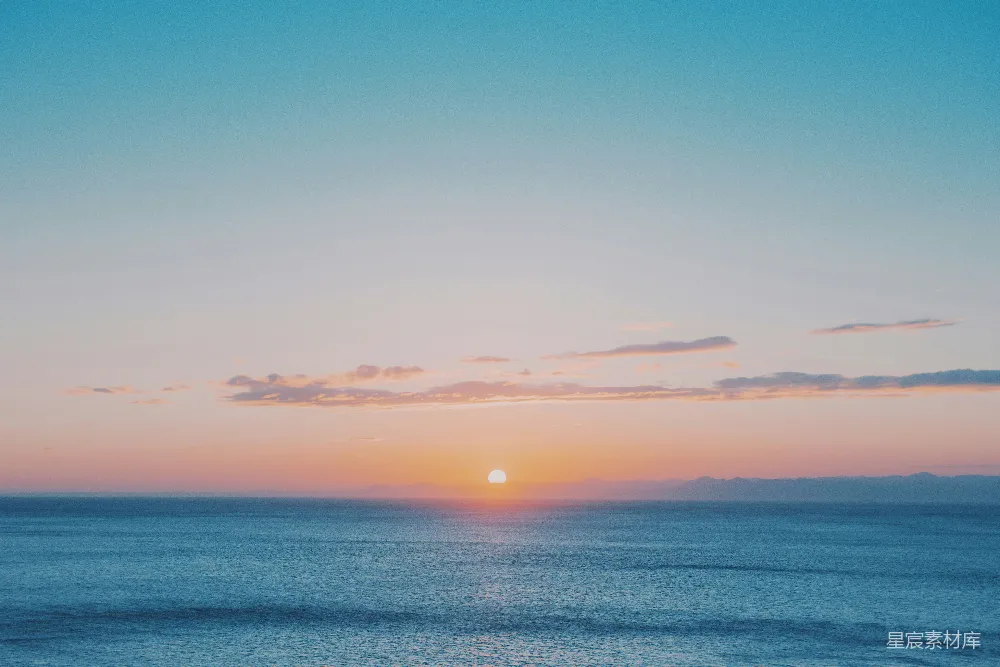 高清摄影 自然风光 宁静 日落 海洋 风景 海平线上方的夕阳
