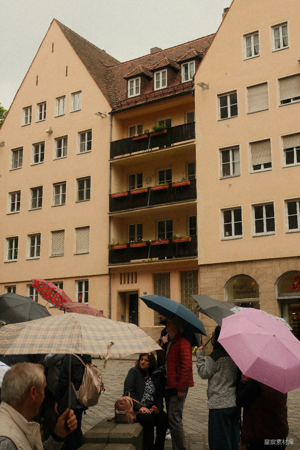 高清摄影 雨天 欧洲 建筑 日常生活 休闲 雨中静谧的欧洲小镇