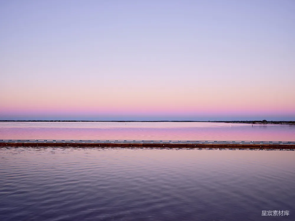 高清摄影 湖景 日出 宁静 自然 风景 日出时分的宁静湖畔