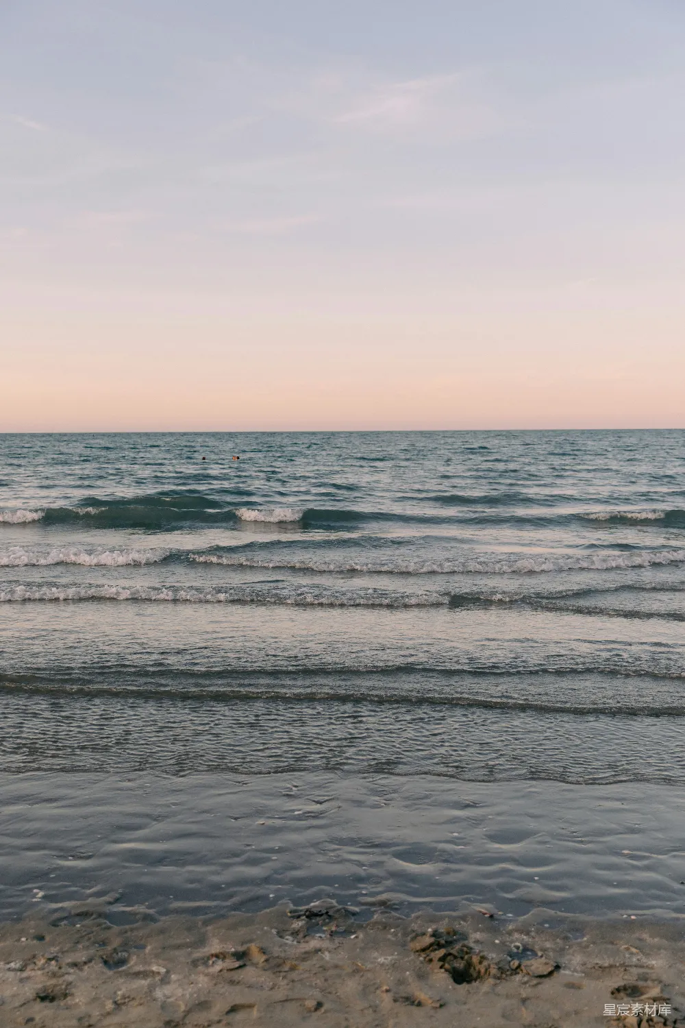 高清摄影 海滩 黄昏 自然风光 宁静 度假 黄昏的海滩
