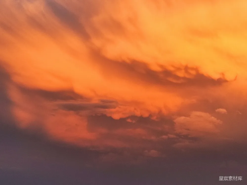 高清摄影 日落 云层 自然美景 宁静 天空 夕阳下的云海