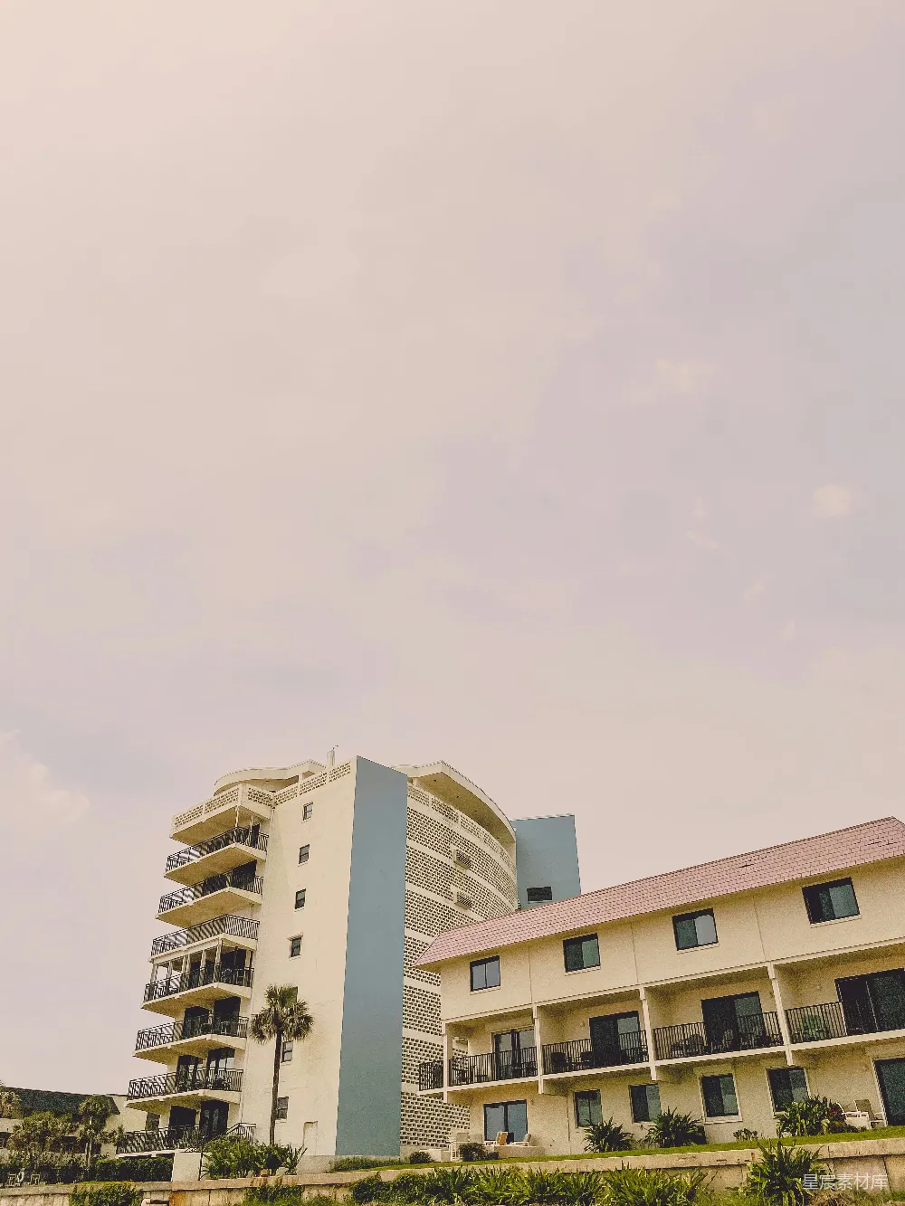高清摄影 建筑 现代 海岸 度假 城市 海边的现代建筑