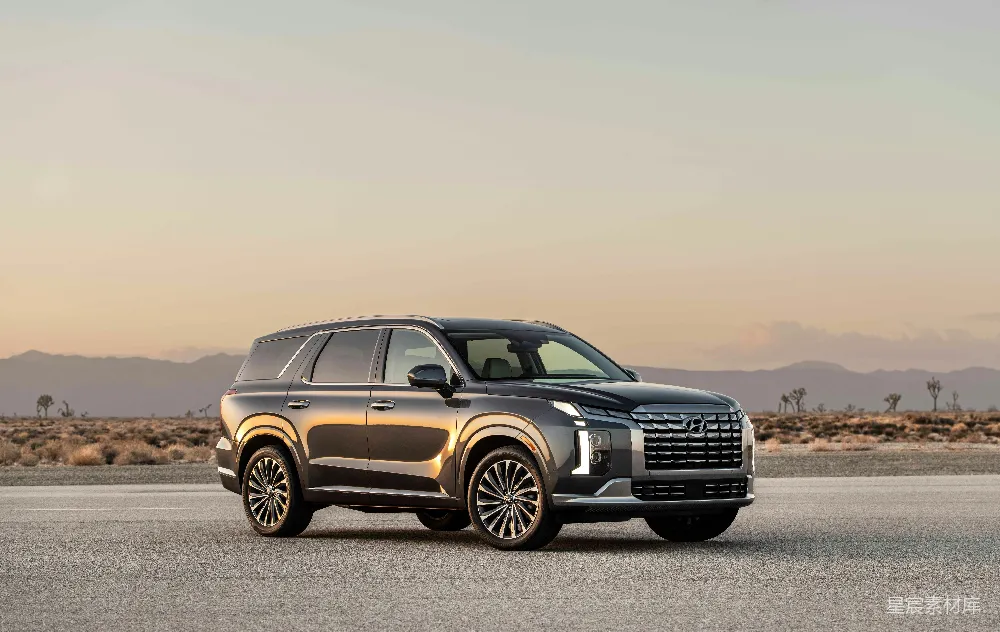 高清摄影 现代汽车 SUV 沙漠 旅行 豪华 现代Palisade SUV在沙漠中的剪影