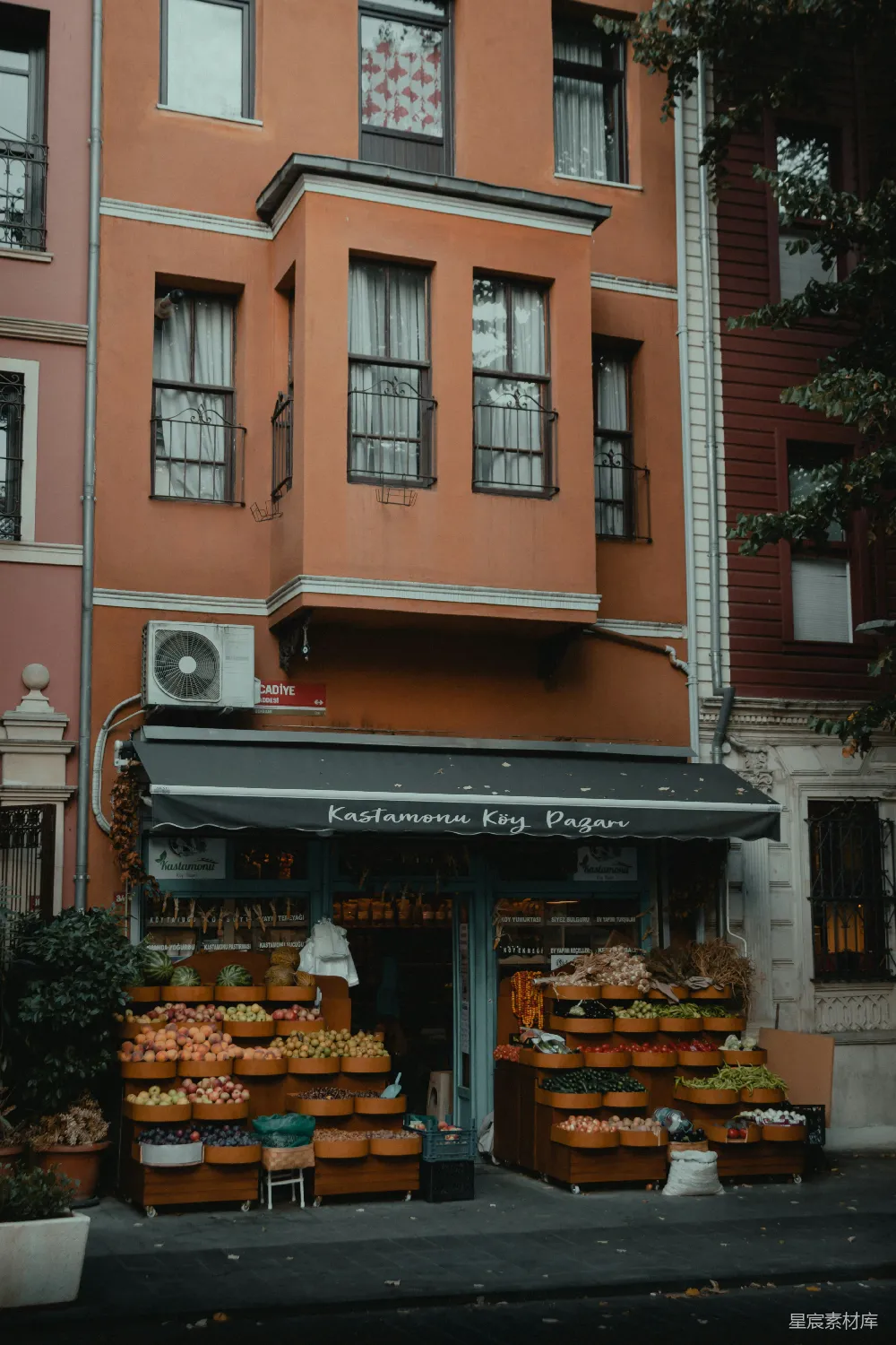 高清摄影 街景 水果店 土耳其 市集 建筑 Kastamonu Köy Pazarı的街边商店