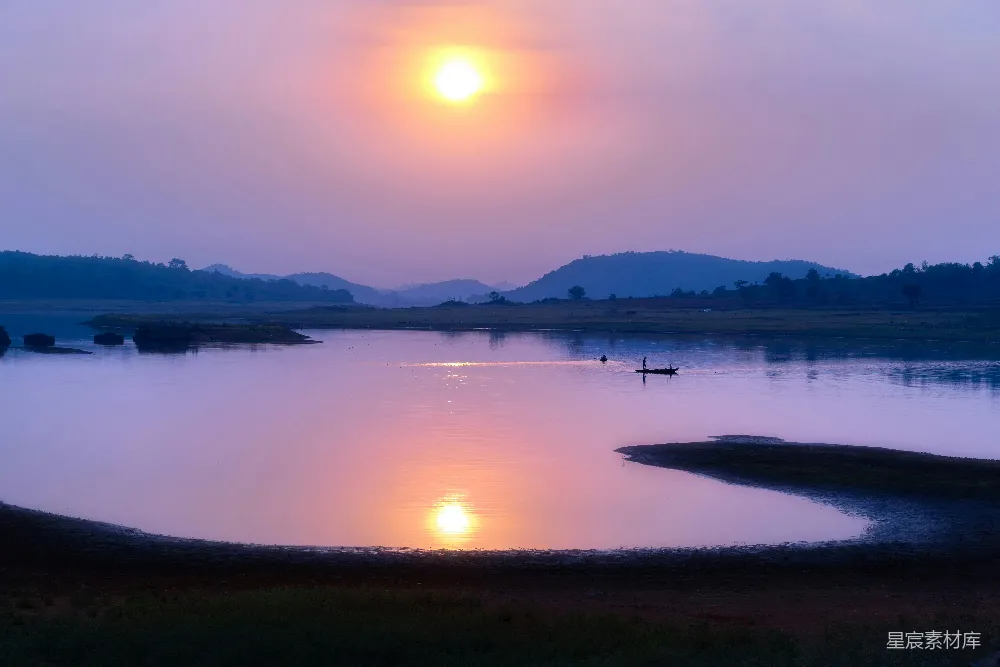 高清摄影 日出 自然风光 宁静 晨光 湖畔 晨曦中的宁静湖景
