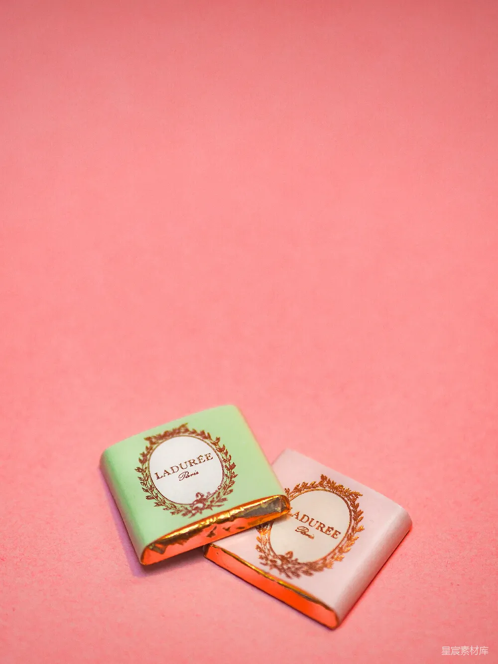 高清摄影 Ladurée 甜品 粉色背景 法式风格 高端美食 Ladurée巧克力糖
