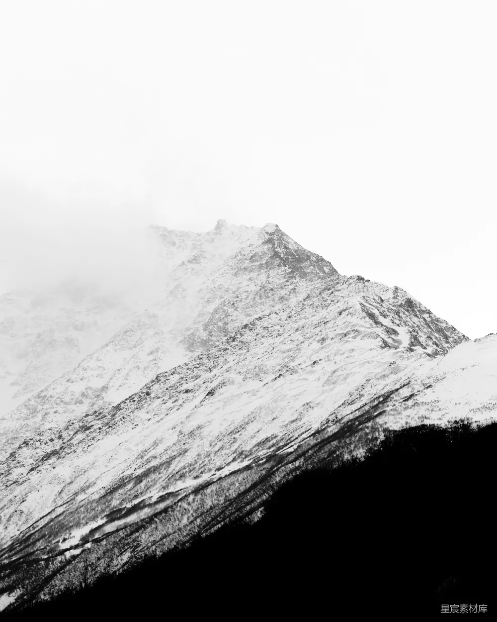 高清摄影 雪山 黑白 自然景观 宁静 户外 雪山之巅