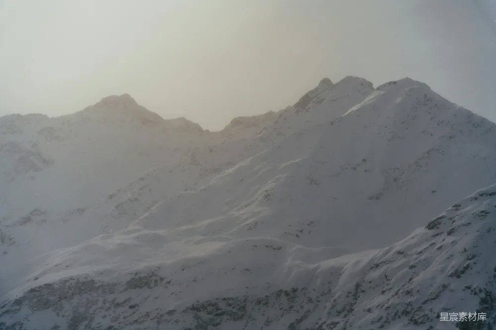 高清摄影 雪山 冬季 自然景观 户外 风景 冬日山峰