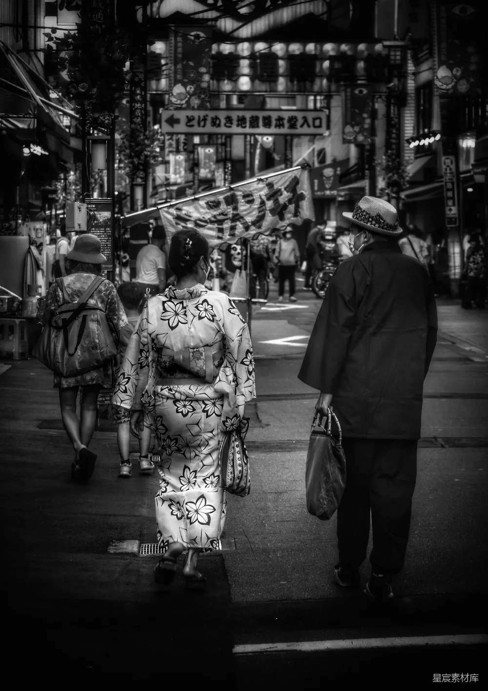 高清摄影 东京 和服 街头 人像 黑白 东京街头的和服与现代生活