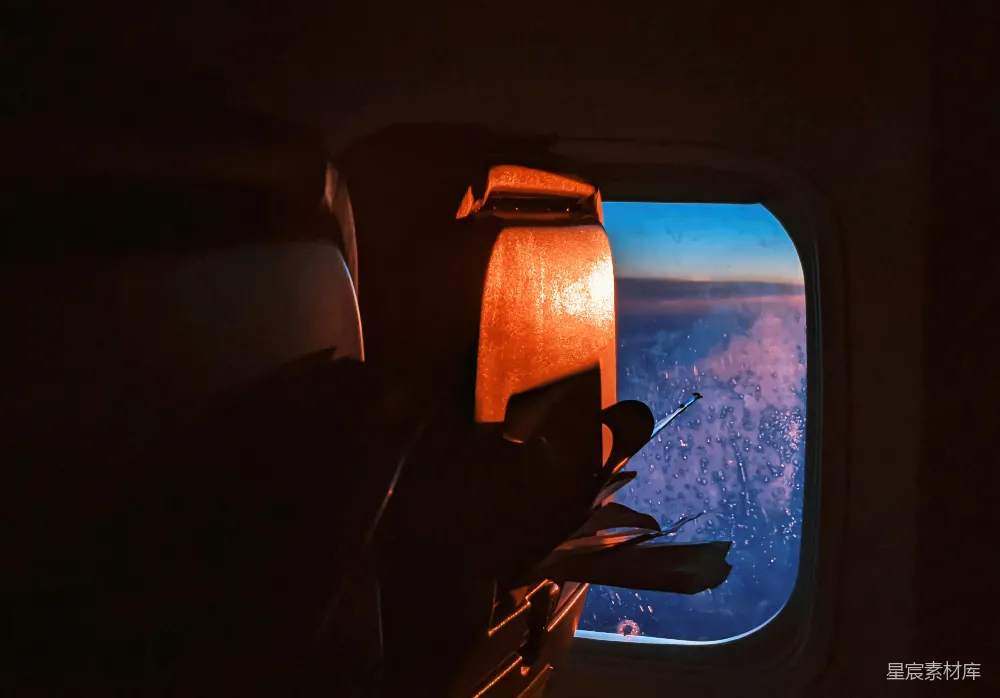 高清摄影 飞机 雨夜 旅途中 宁静 旅行 机舱中的雨夜