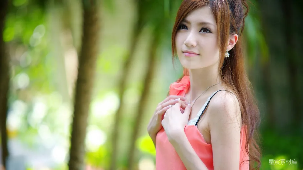 高清摄影 自然美 清新 女性肖像 户外摄影 自然风光 绿意盎然中的美丽身影