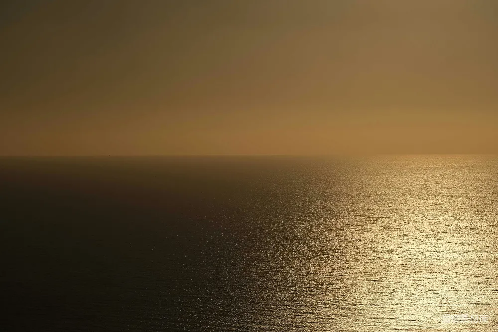 高清摄影 海景 日落 宁静 自然风光 夕阳 金色海平线