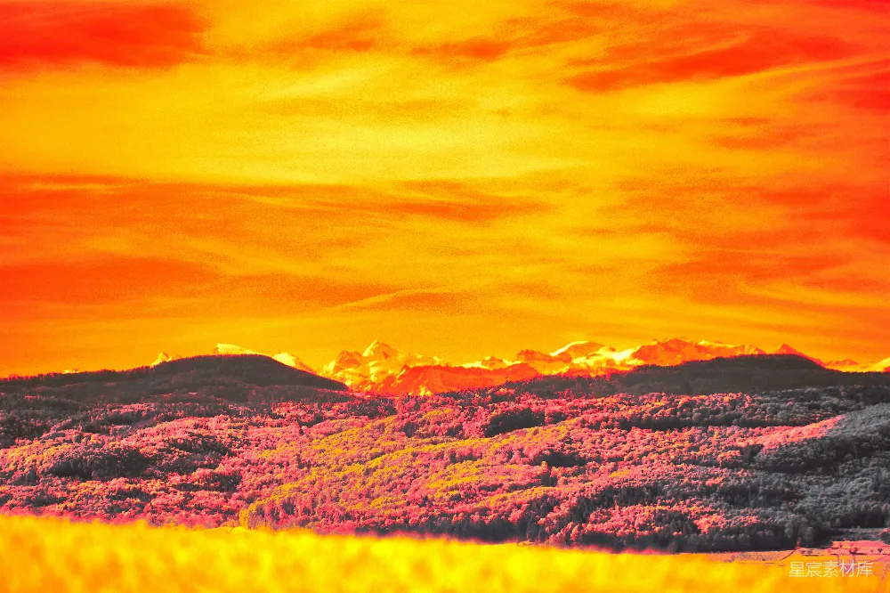 高清摄影 日落 山峦 自然风光 温暖色彩 宁静 日落时分的山峦
