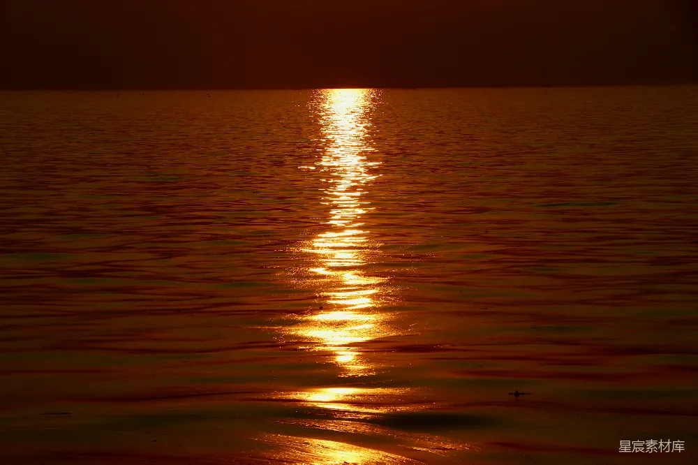 高清摄影 夕阳 海面 平静 自然风光 宁静 夕阳下的海面