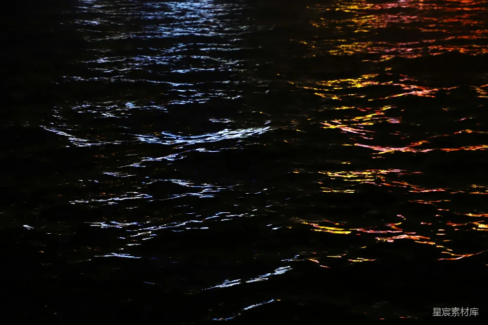 高清摄影 夜景 水波 光线 宁静 自然 夜色中的波光粼粼