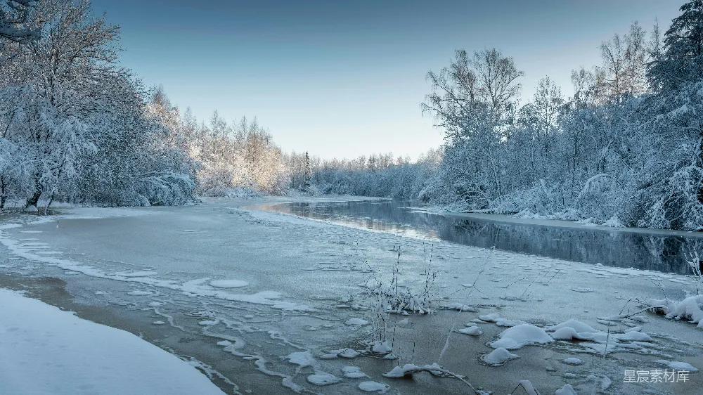 高清摄影 冬季 自然风光 河流 雪景 宁静 冬日静谧的河流