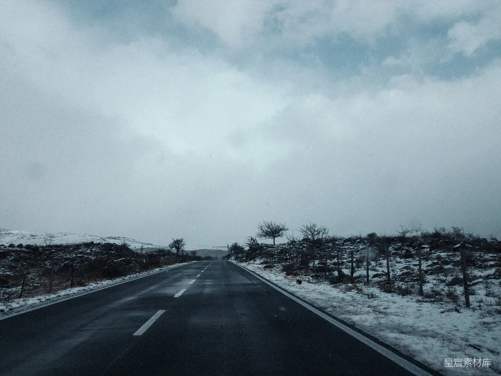 高清摄影 冬季 公路 雪景 宁静 风景 冬日寂静的公路