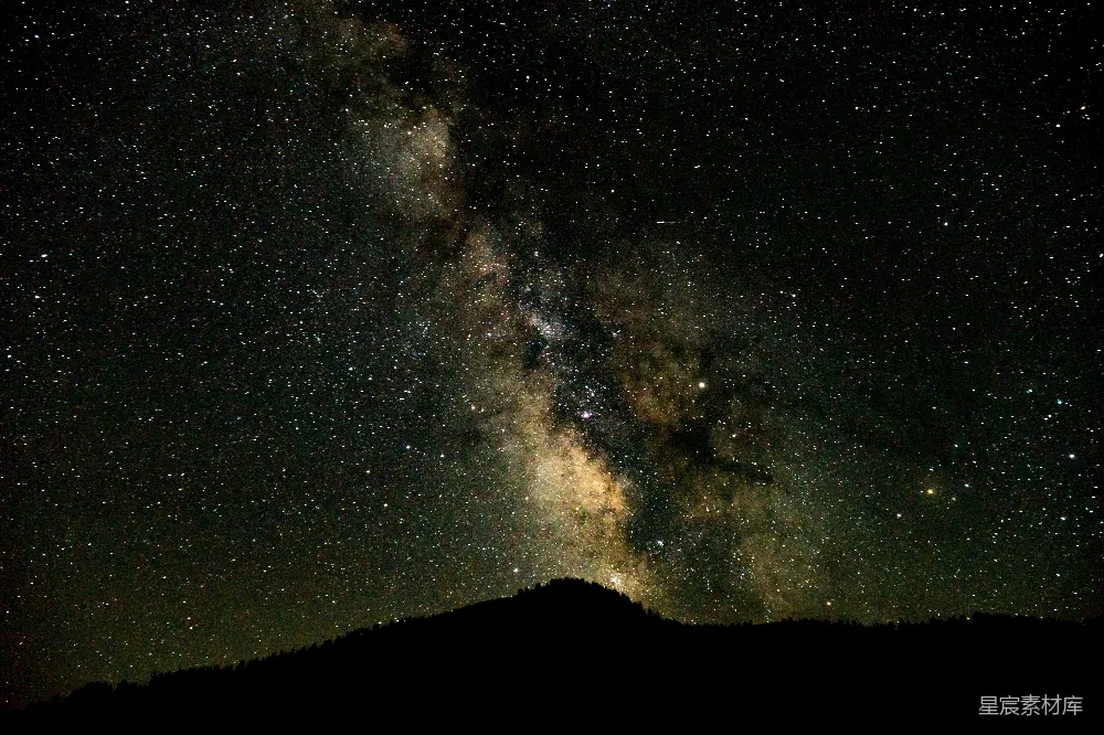 高清摄影 银河 星空 自然 宁静 夜景 银河星空下的寂静山峦