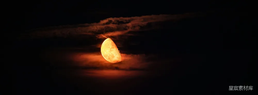 高清摄影 夜空 月亮 自然 宁静 浪漫 夜空中半圆的月亮