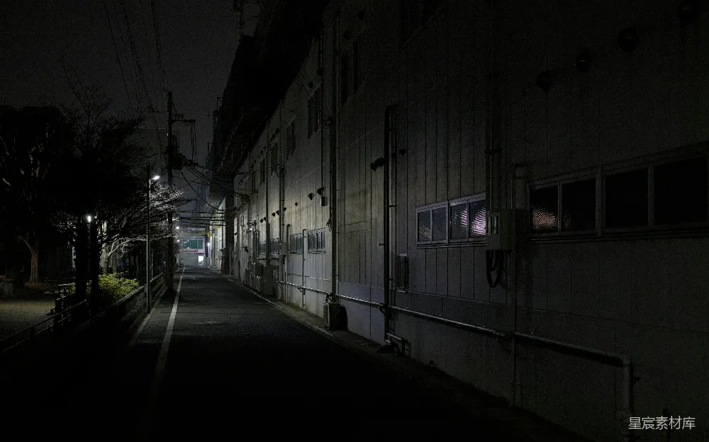 高清摄影 夜景 工业区 静谧 城市 黑暗 夜幕下的工业小巷