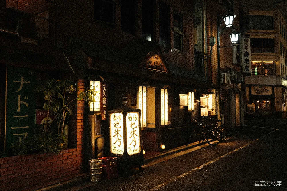 高清摄影 夜晚 小酒馆 日本 城市 氛围 夜晚静谧的日本小酒馆