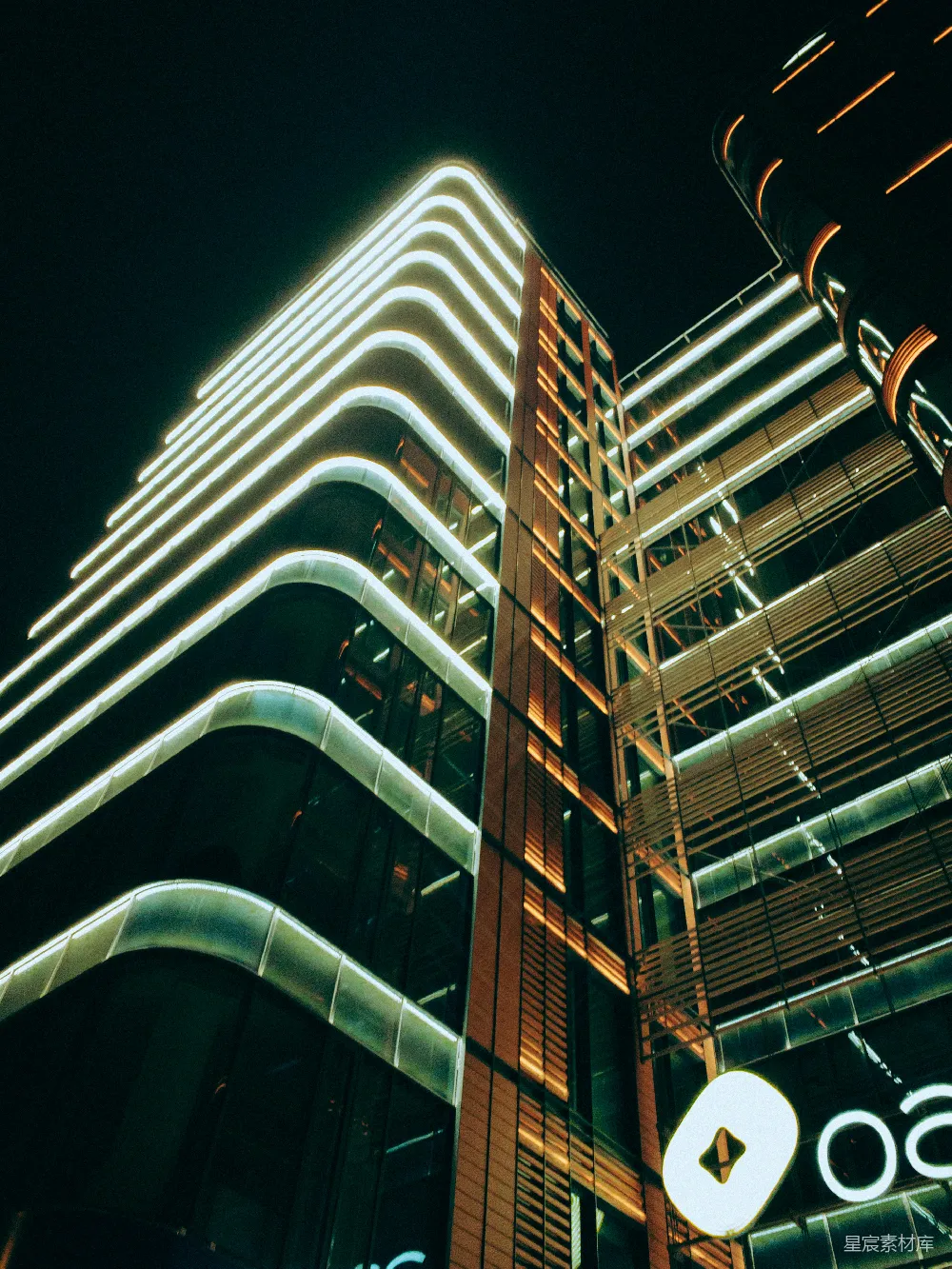高清摄影 建筑 城市 夜景 现代 都市 夜晚的现代建筑