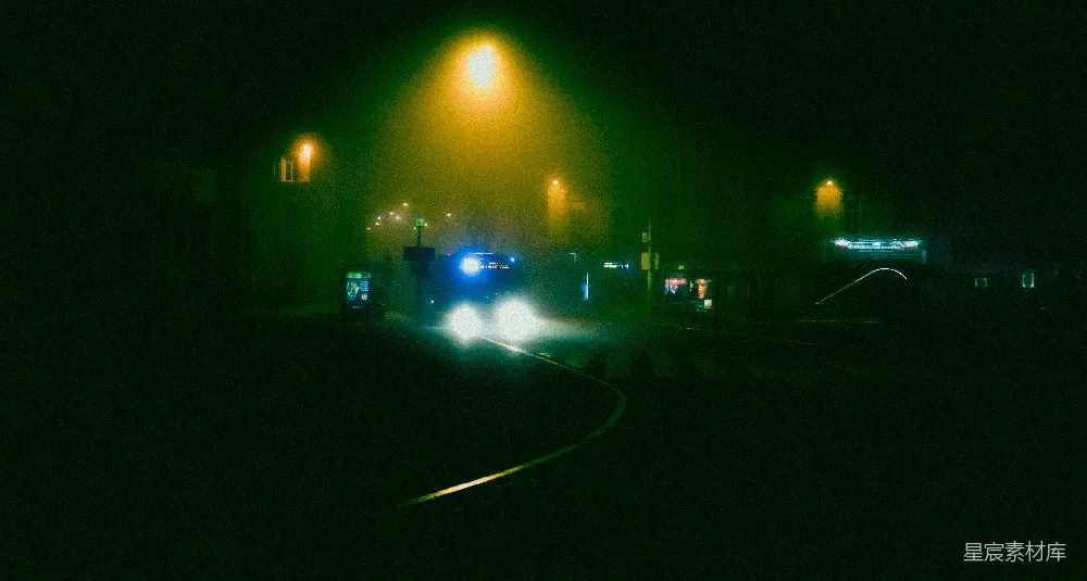 高清摄影 夜晚 雾 警车 城市 氛围 雾夜中的警车