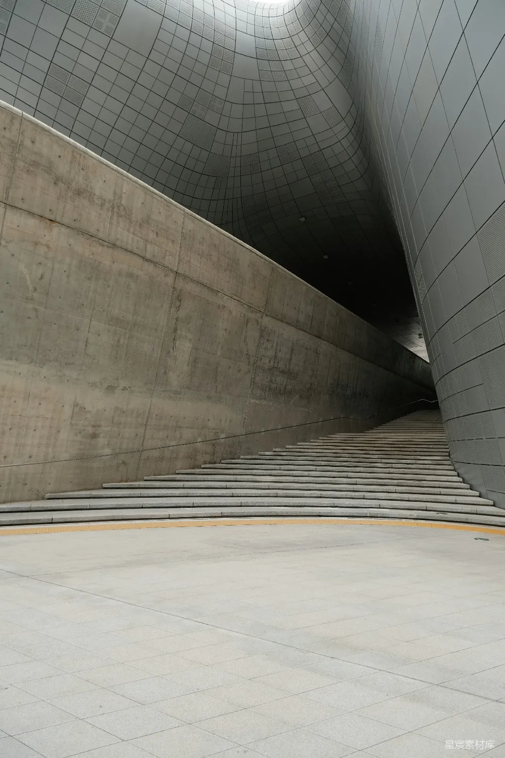 高清摄影 现代建筑 几何线条 抽象艺术 城市景观 阶梯设计 现代建筑中的阶梯与穹顶