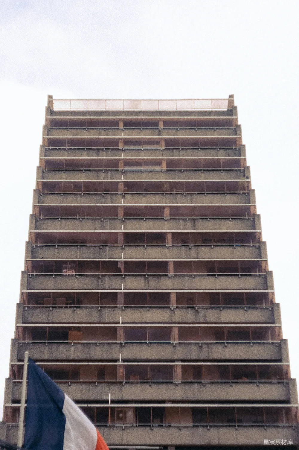 高清摄影 建筑 现代 城市 简洁 高耸 现代建筑的宏伟与简洁