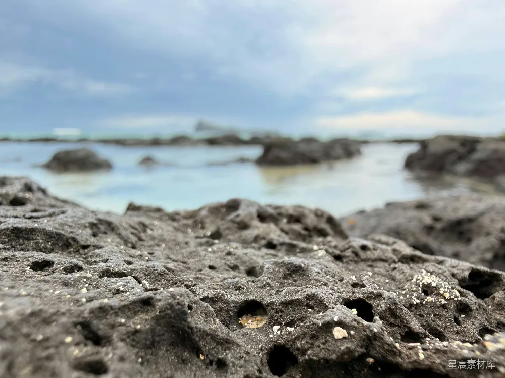 高清摄影 岩石 海岸线 自然风光 海洋 宁静 岩石与海的交响曲