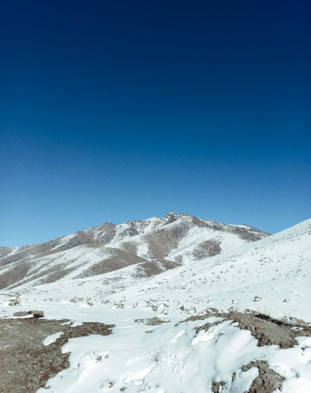 高清摄影 雪山 自然风光 冬日 纯净 户外 雪山蓝天下的宁静