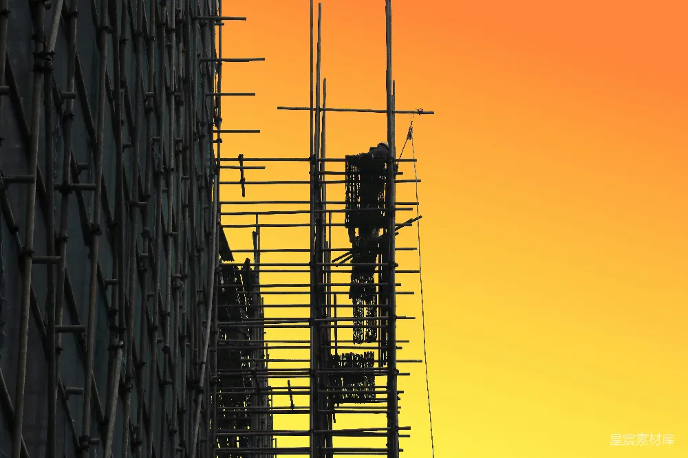 高清摄影 建筑 工人 日落 城市 施工 夕阳下的建筑工地