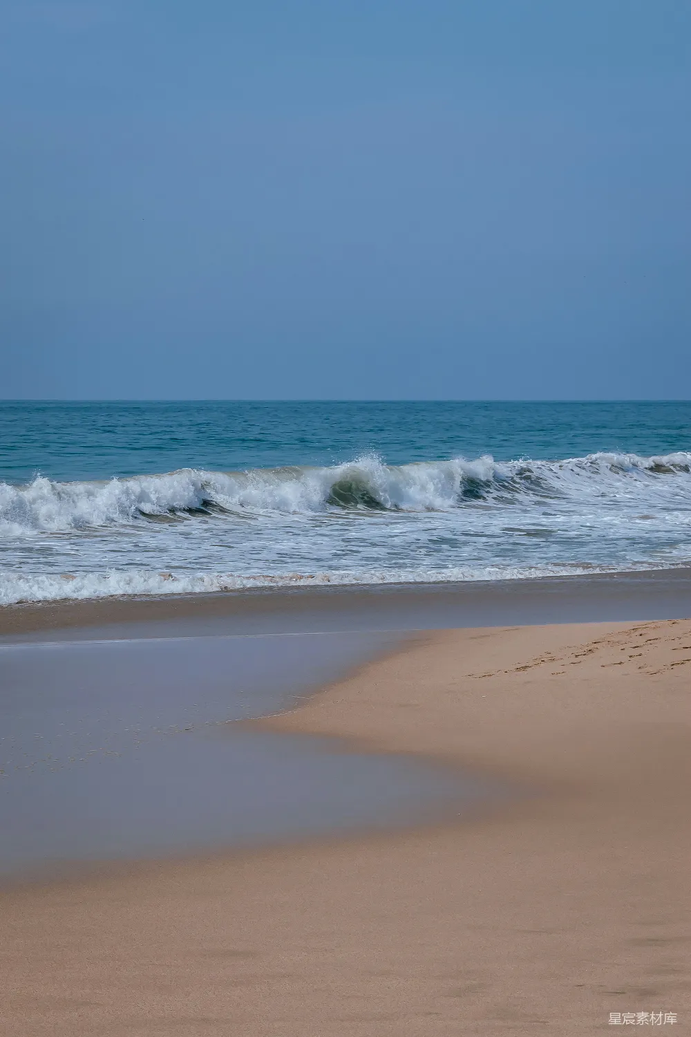 高清摄影 海滩 海浪 自然 平静 户外 海滩上的波浪