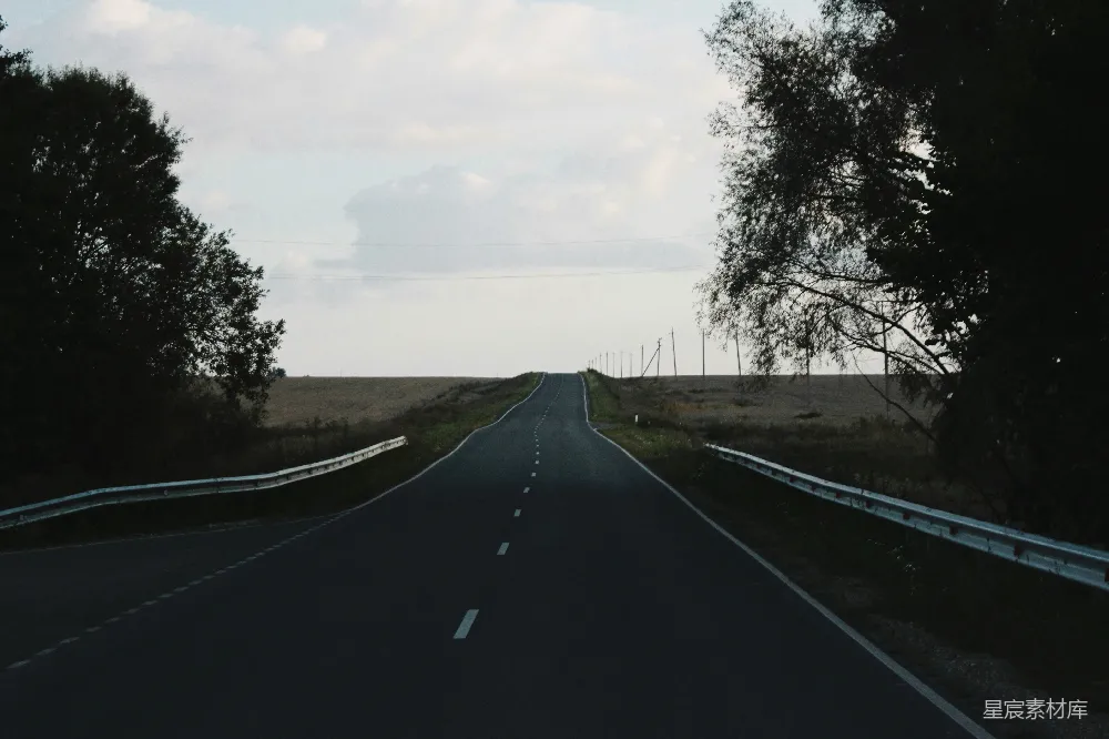 高清摄影 乡村 公路 风景 宁静 自然 乡间之路
