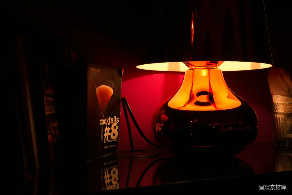 高清摄影 酒吧 昏暗 灯光 装饰 夜景 昏暗中的酒吧角落