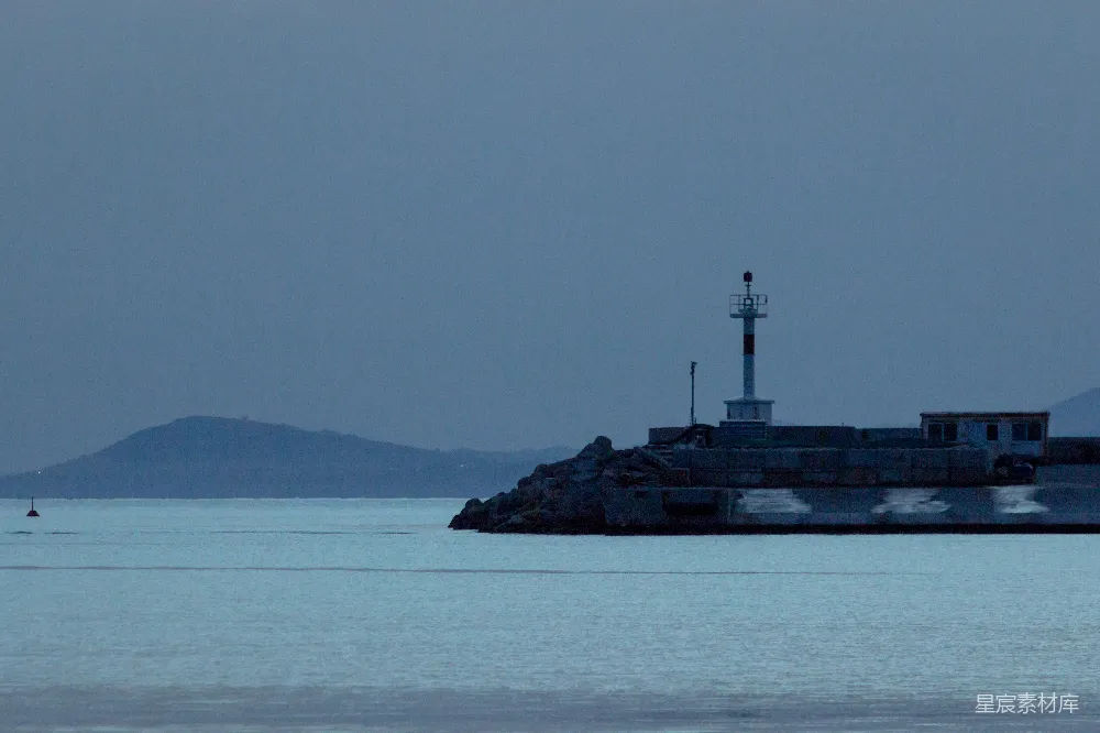 高清摄影 灯塔 黄昏 海洋 宁静 风景 黄昏海港灯塔