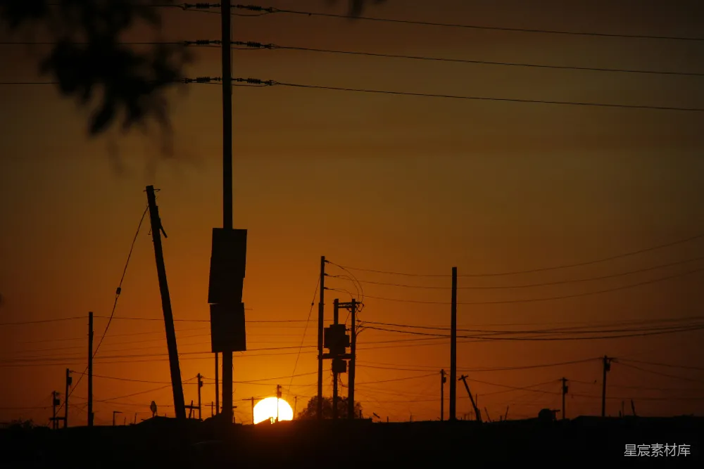 高清摄影 夕阳 电线杆 剪影 城市 自然 夕阳下的电线杆剪影