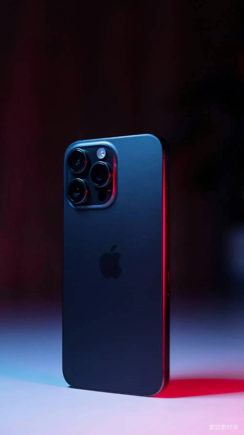 高清摄影 iPhone 苹果 智能手机 科技产品 摄影 苹果iPhone 13 Pro Max的后置摄像头