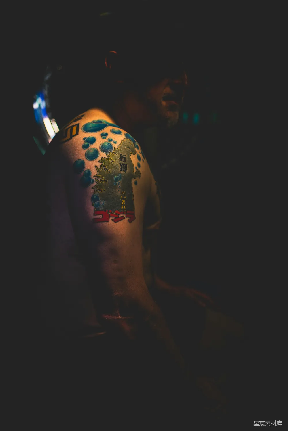 高清摄影 纹身 艺术 人物 暗调 创意 独特的纹身艺术