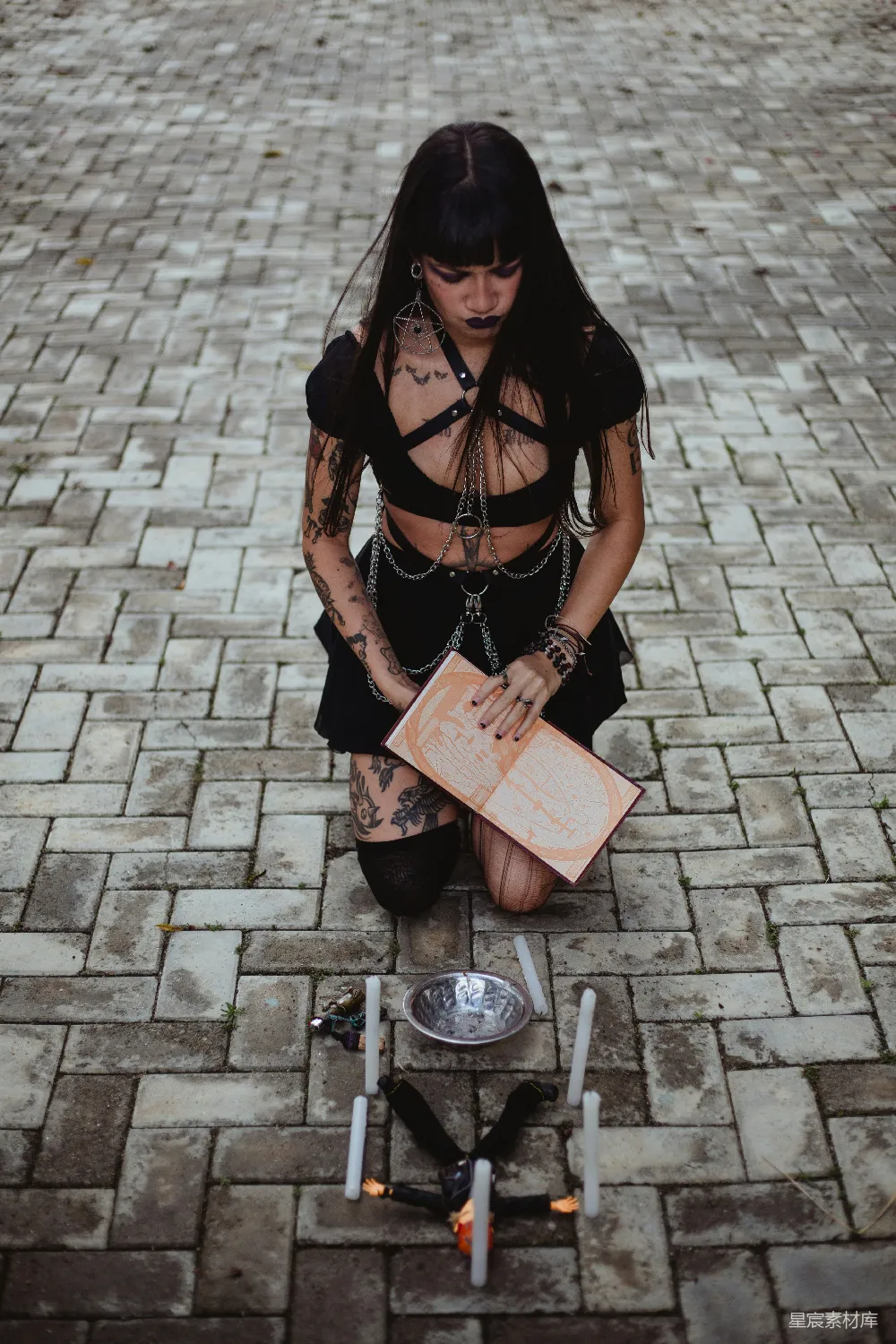 高清摄影 神秘 仪式 纹身 街头 时尚 神秘仪式的女性