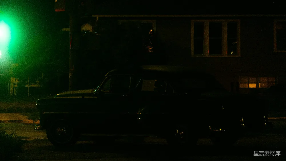 高清摄影 夜景 复古 汽车 城市 怀旧 夜色中的复古车