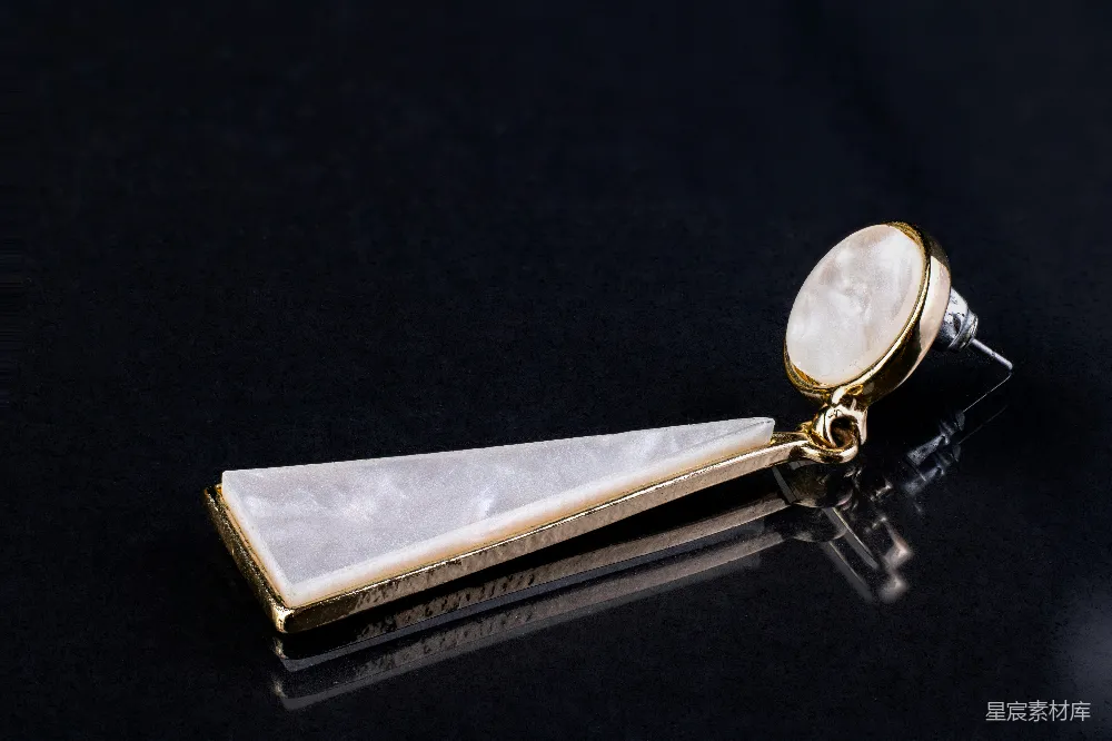 高清摄影 珠宝 时尚 女性饰品 优雅 耳饰 优雅珍珠耳钉