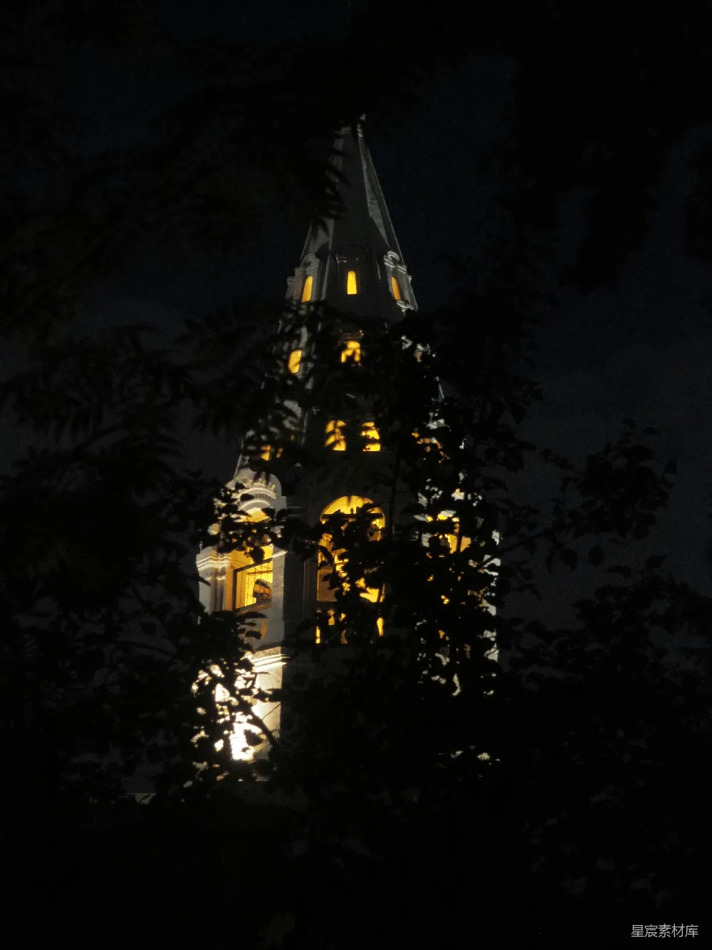 高清摄影 教堂 钟楼 夜景 建筑 浪漫 夜幕下的教堂钟楼
